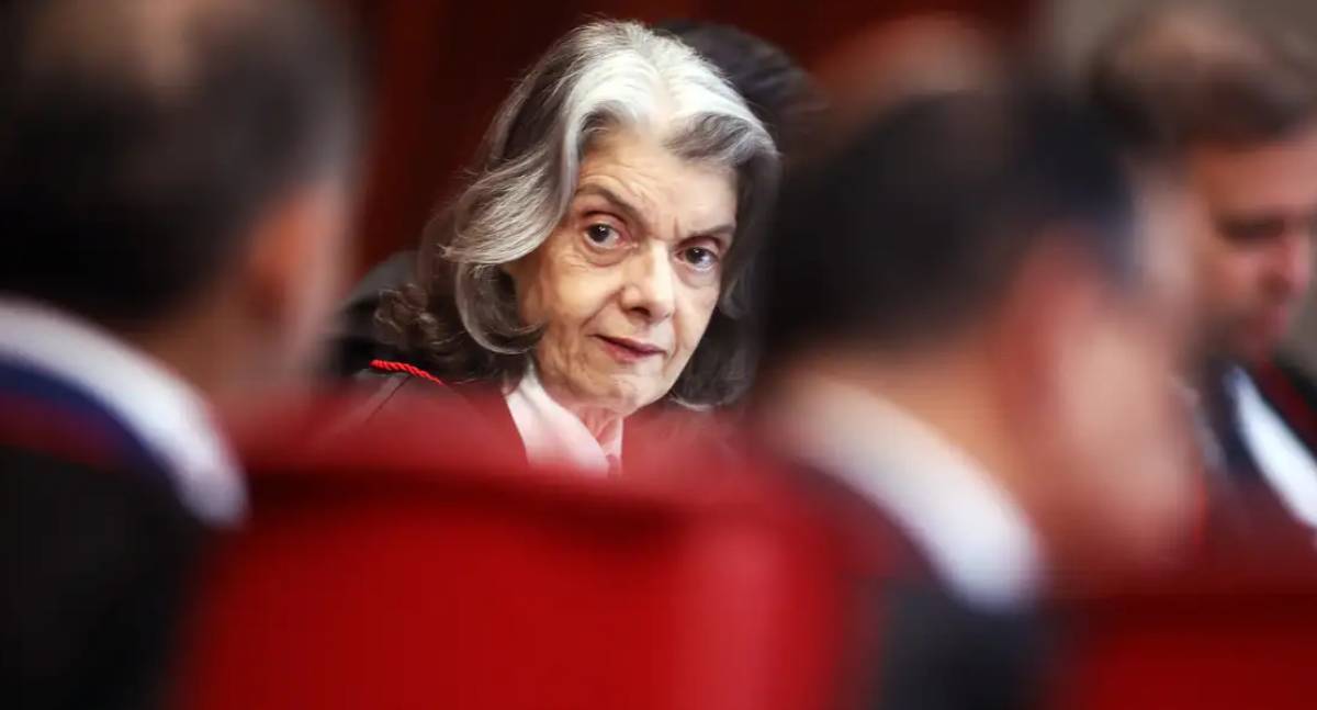 Cármen Lúcia antecipa eleição para presidência do TSE