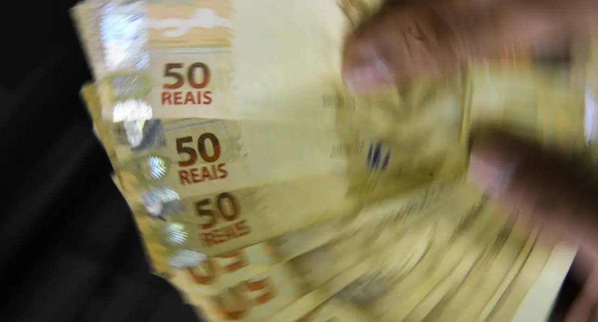 Poupança registra saída de R$ 11,1 bilhões em março com alta de juros