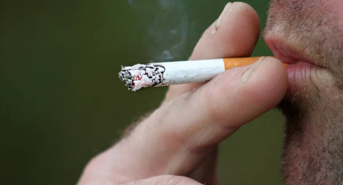 Reino Unido aprova lei que proíbe compra de cigarro de forma vitalícia
