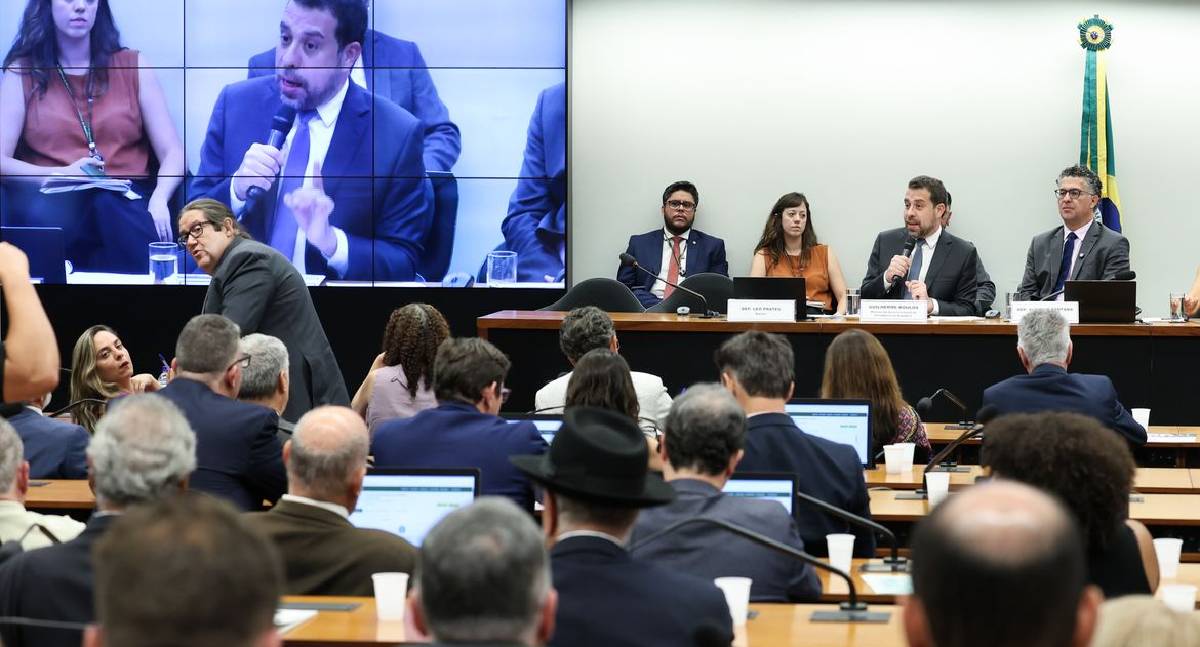 Boulos critica compensação a empresas no debate sobre fim da escala 6×1