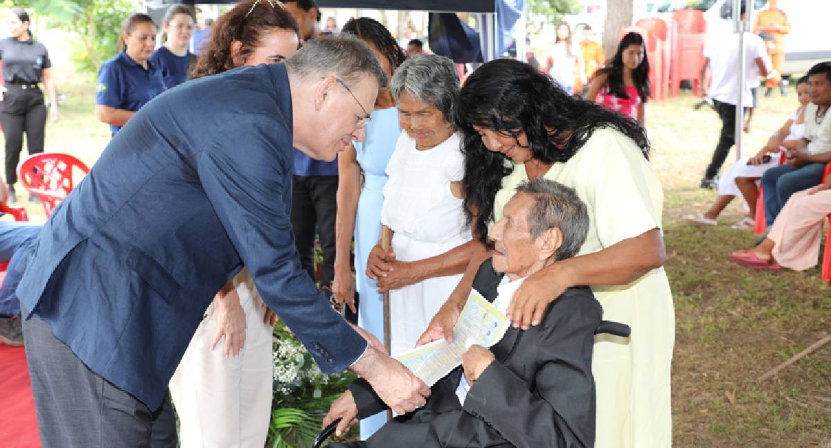 Casamentos comunitários inéditos fortalecem cidadania indígena em aldeias de Rondônia