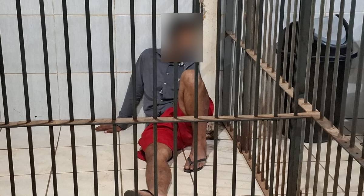 Suspeito de tentar assaltar posto de combustíveis é preso com simulacro de arma na zona Leste