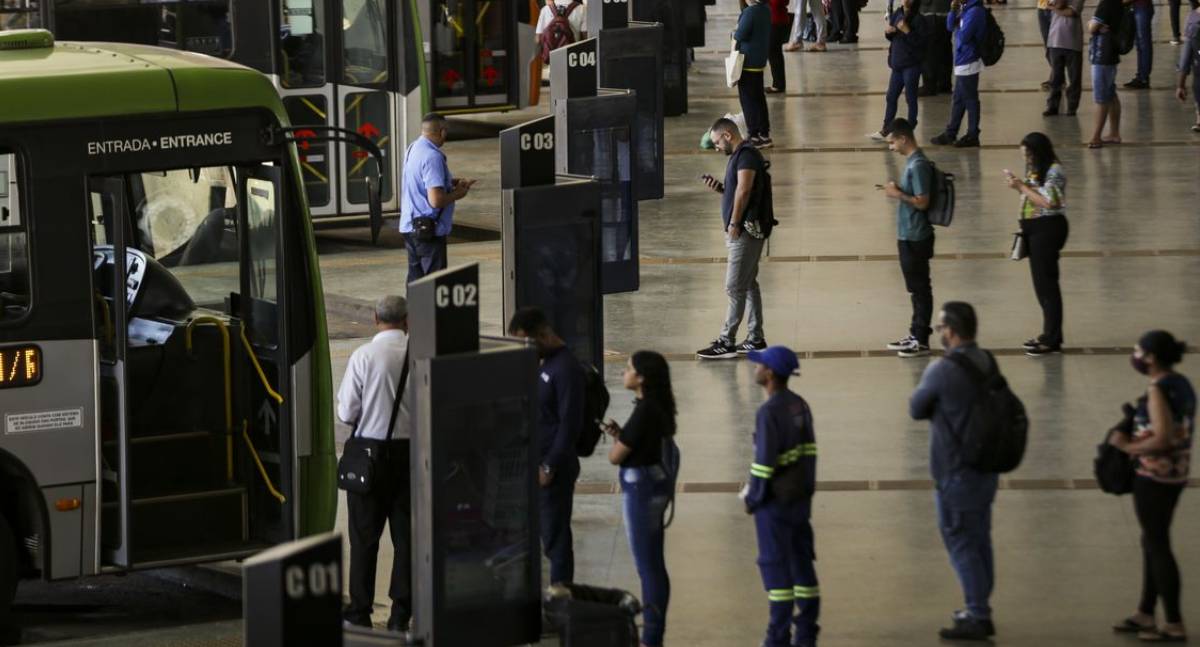 Transporte público precário limita acesso à saúde e gera desigualdade