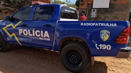 Mulher mobiliza Polícia Militar após barulho em portão durante conflito conjugal em RO