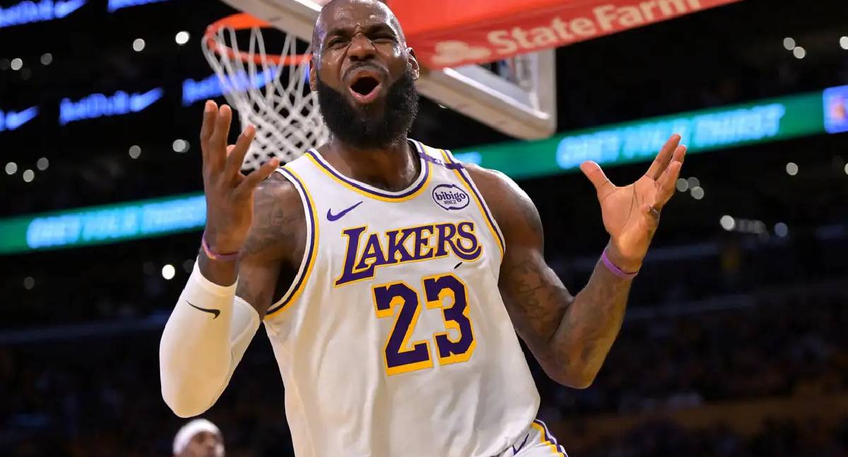 LeBron James assina com 76ers e disputará 24ª temporada na NBA