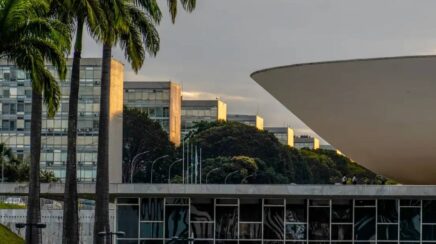 Flávio Dino determina que Câmara e Senado criem matriz de responsabilidade para controle de emendas