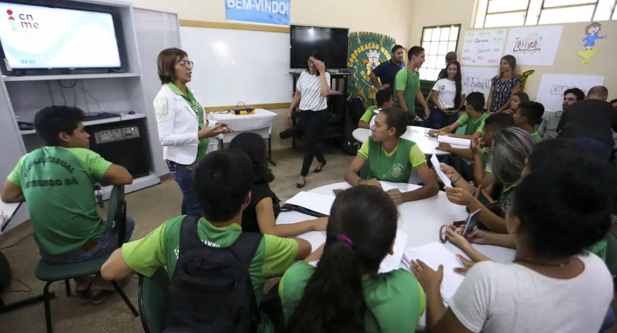 Pé-de-Meia: estudantes nascidos em novembro e dezembro recebem parcela hoje