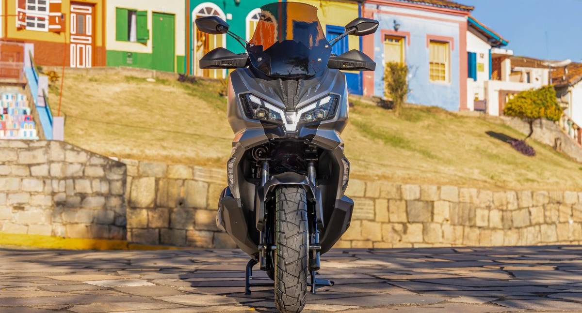 Casal é conduzido à delegacia após ser flagrado com scooter elétrica furtada em RO