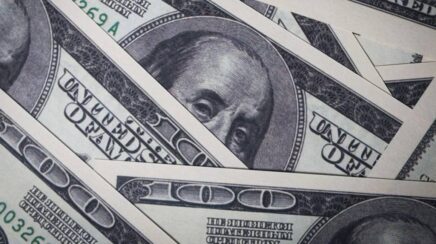 Dólar cai a R$ 5,17 e Bolsa interrompe sequência de 11 quedas