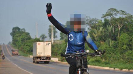 Ciclista morre atropelada por carreta na BR-319 em Porto Velho