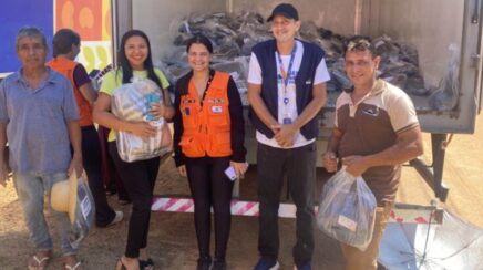 Ação conjunta entrega mais de 1.500 kits de roupas a famílias em Porto Velho