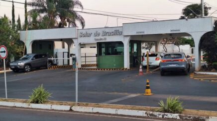 Alexandre de Moraes autoriza Jair Bolsonaro a sair de prisão domiciliar para ir ao dentista