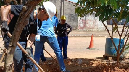 Alunos do SENAI realizam ligação de água e esgoto em moradia de Ariquemes
