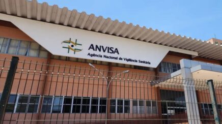 Anvisa determina a apreensão de cosméticos irregulares e sem registro no país