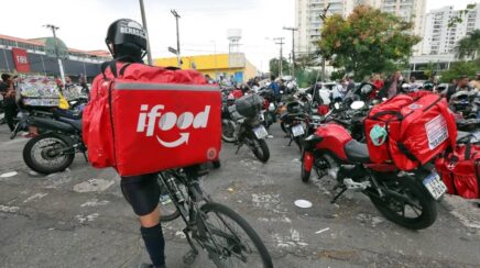 Anvisa libera venda de medicamentos por plataformas como iFood e Rapp
