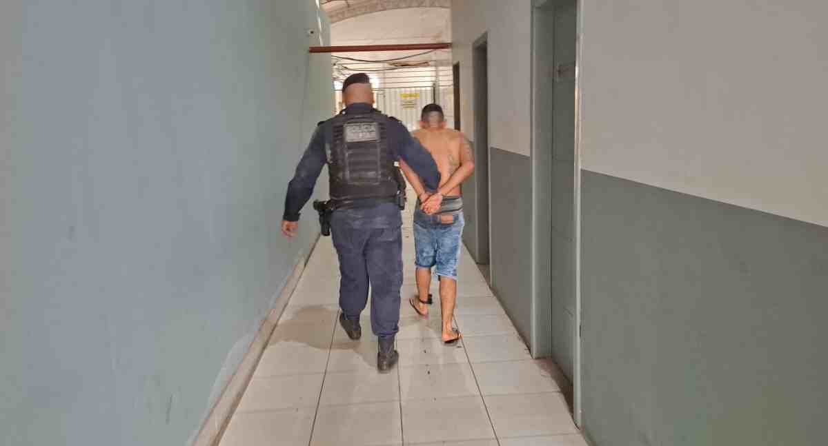 Apenado é preso e adolescente de 14 anos é apreendido com drogas em escola de Porto Velho