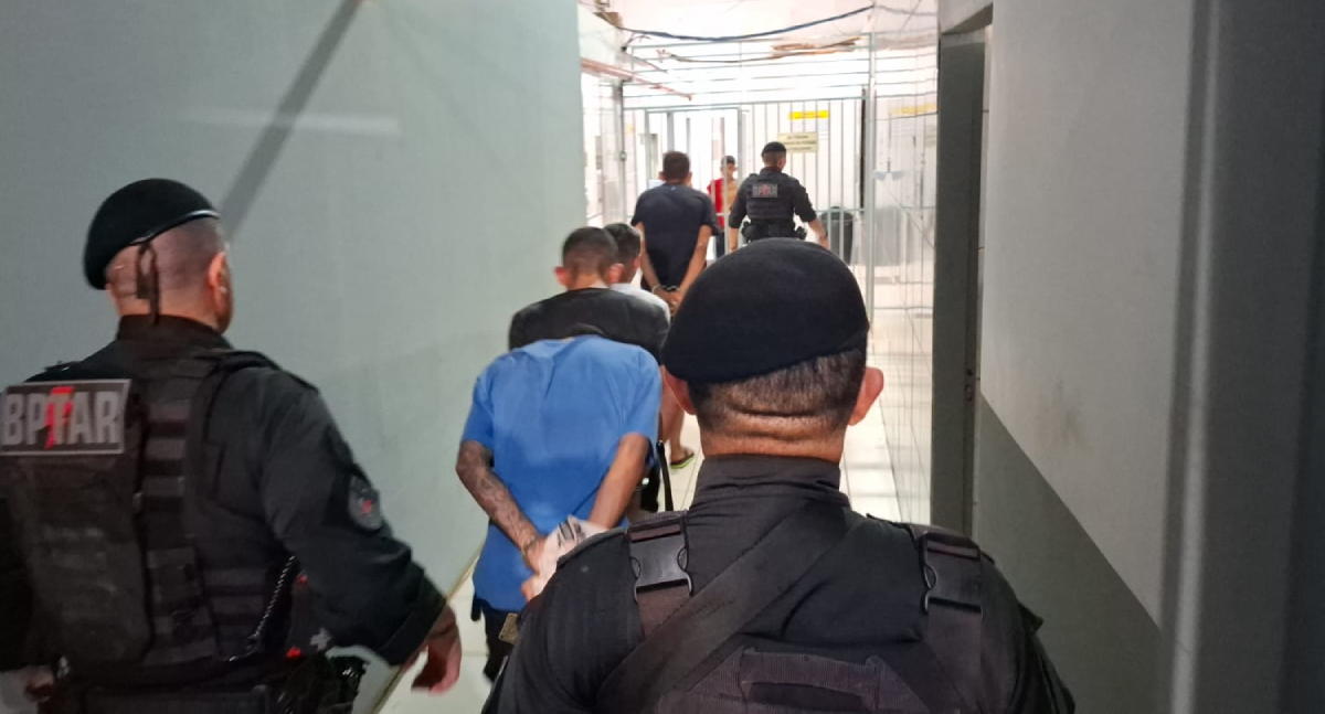 Quatro homens são presos pela Polícia Militar após sequestrar e agredir adolescente na zona leste de Porto Velho