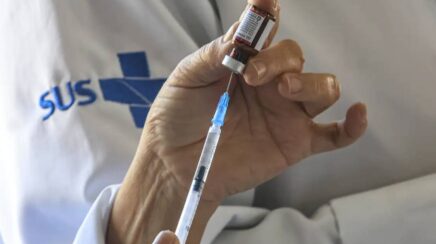 Campanha de multivacinação em todo o país orienta atualização da caderneta