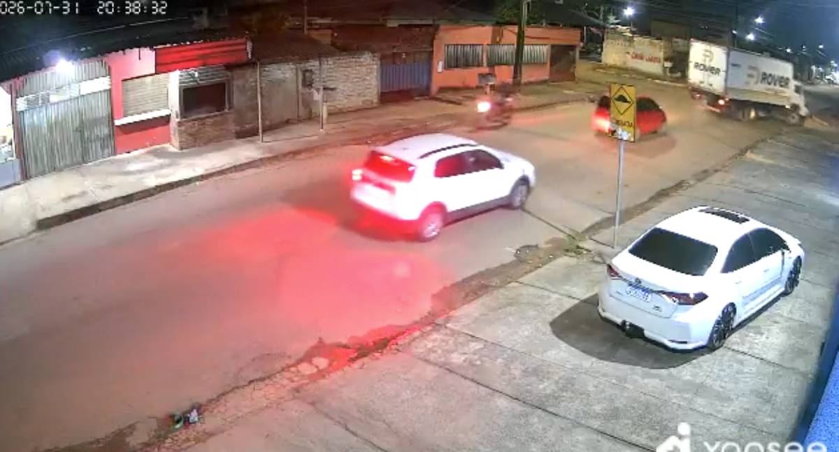Ciclista sofre fratura na perna após ser atropelado por caminhão em Porto Velho