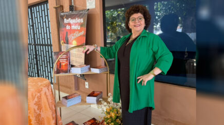 Clotilde Rocha lança seu livro de crônicas em Porto Velho