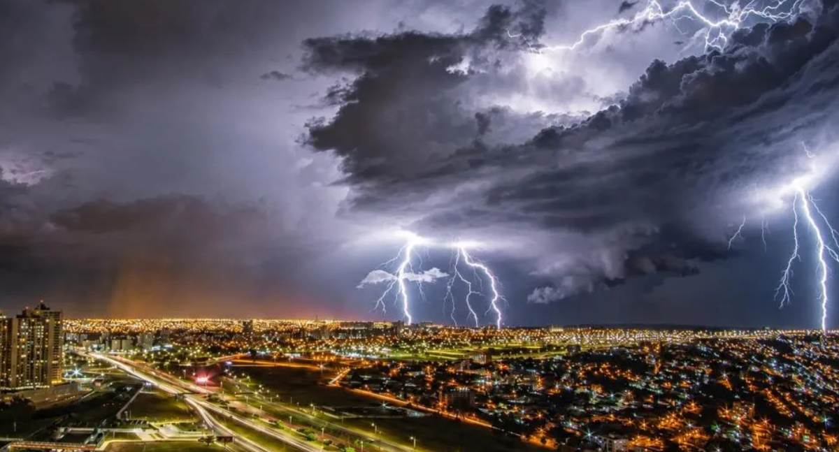 Coluna Espaço Aberto – Temporais: o alerta chegou antes da tempestade. Setembro prevê raios e ciclone