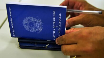 Criação de vagas formais desacelera e registra menor saldo para julho desde 2020