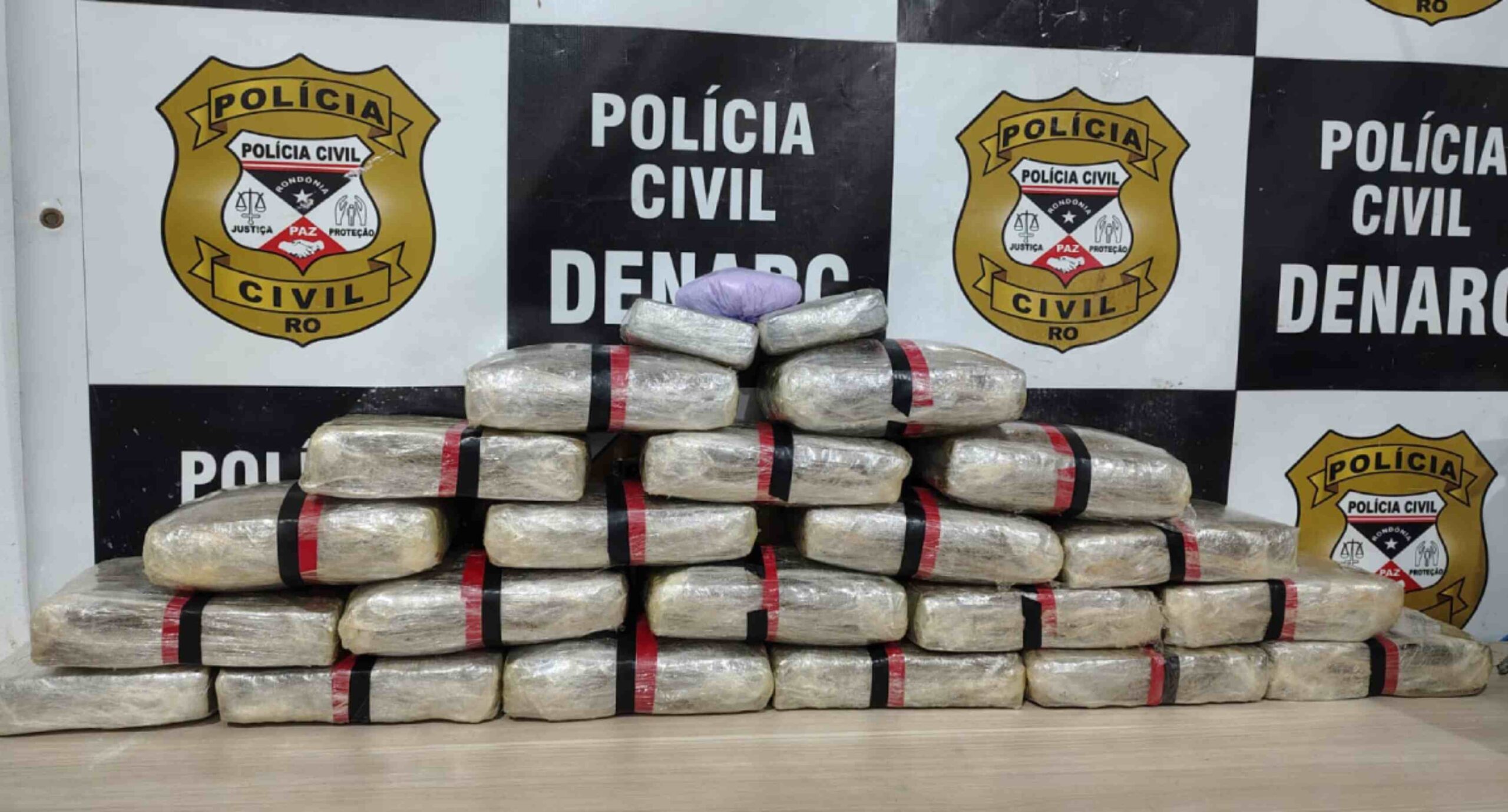 DENARC prende foragido do Acre com 20 quilos de skunk em Porto Velho