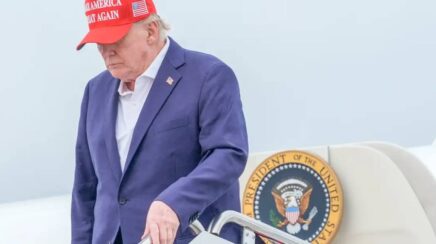 Donald Trump cobra rendição do Irã em meio a impasse e ameaça Omã sobre Estreito de Ormuz