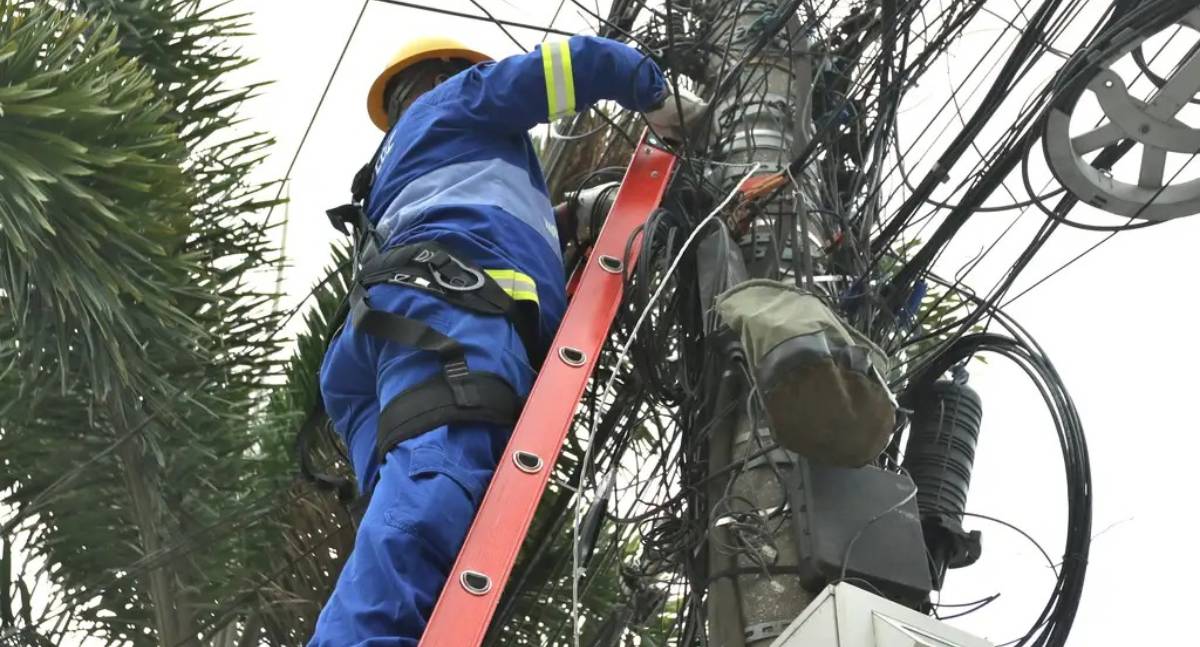 Energisa reforça orientação de segurança e alerta para riscos enfrentados por técnicos de telecomunicações