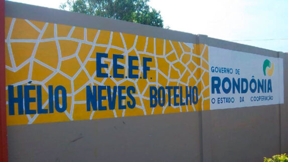 “É só a Seduc virar a esquina”: nova denúncia de merenda causa revolta na Escola Hélio Neves Botelho, no Caladinho