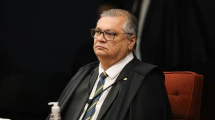 Flávio Dino autoriza Polícia Federal a acessar investigação sobre produtora de filme de Bolsonaro