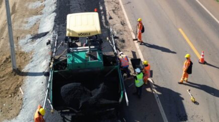 Força-tarefa da Nova 364 entra com manutenção completa do pavimento em Ariquemes