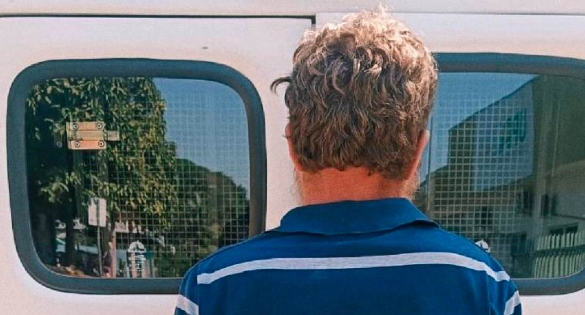Homem com mandado de prisão em aberto é localizado e preso pela Polícia Militar em bar de RO