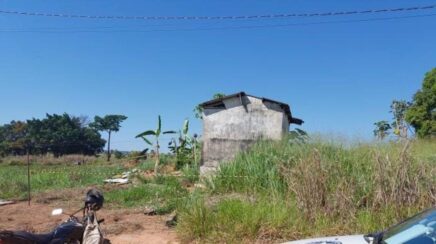 Homem é encontrado morto com sinais de violência em antiga quadra em RO
