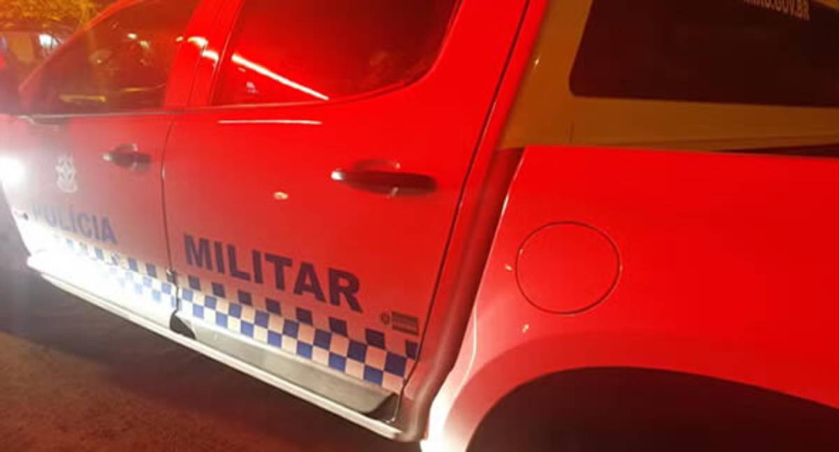 Homem tenta furtar caminhonete, bate em caminhão e foge antes da chegada da polícia em RO
