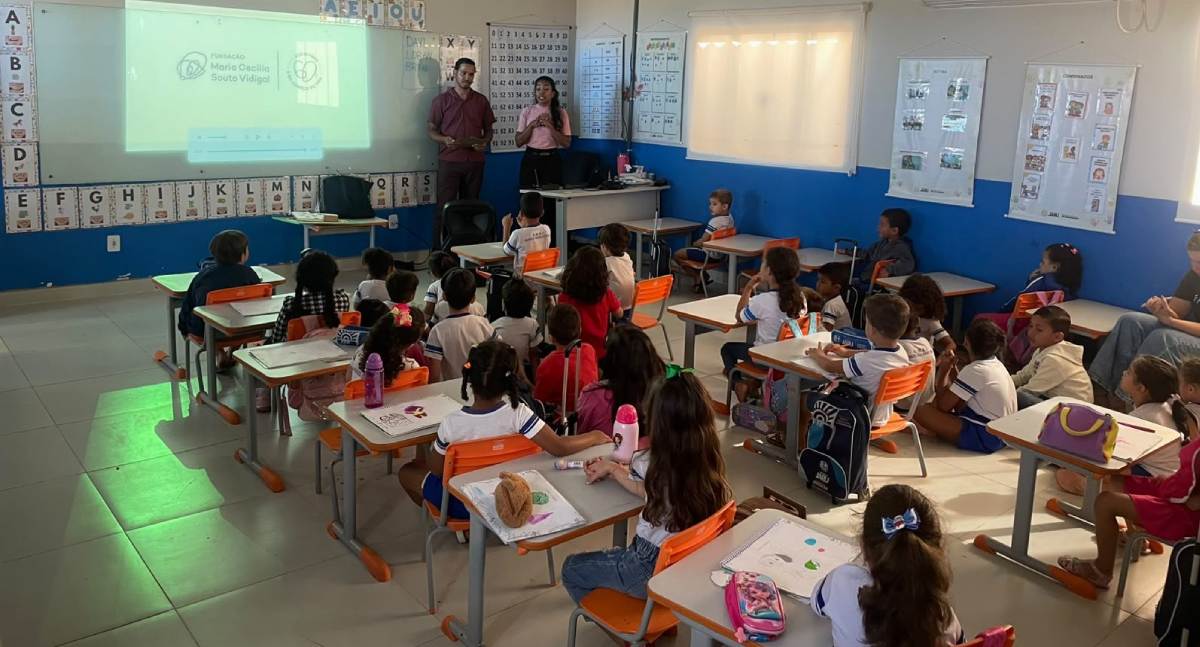 Jaru promove atividades educativas com alunos do Pré I e Pré II da escola municipal Gabriel Balmant