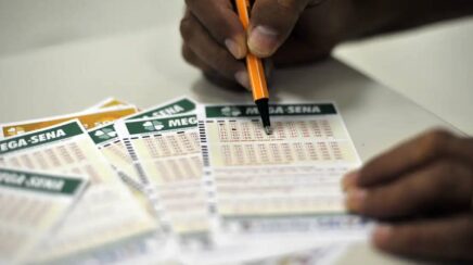 Mega-Sena sorteia prêmio estimado em 50 milhões de reais nesta quinta-feira