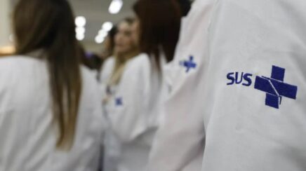 Ministério da Saúde prorroga contratos de seiscentos e setenta e seis médicos especialistas e prepara novo edital