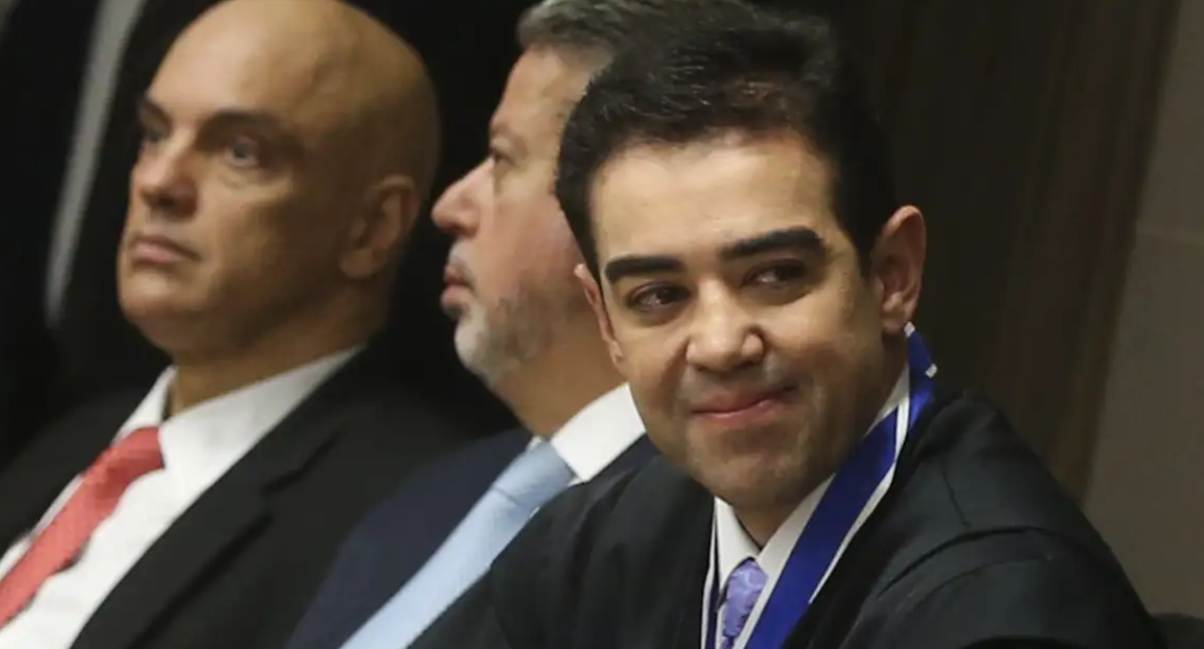 Ministro Bruno Dantas renuncia ao cargo no TCU após doze anos de atuação