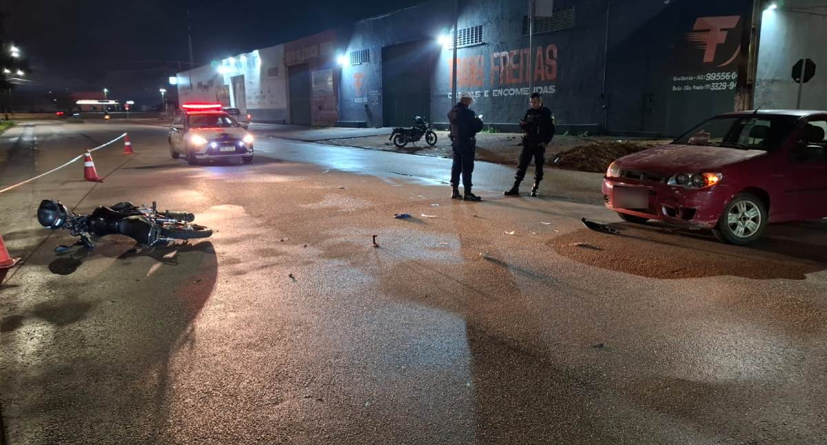 Motociclista fica ferido após colisão com carro no cruzamento do bairro Eldorado em Porto Velho