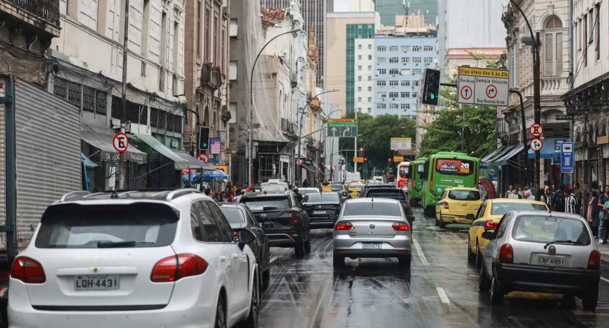 Motoristas devem avisar seguradoras antes de usar carros em campanha eleitoral