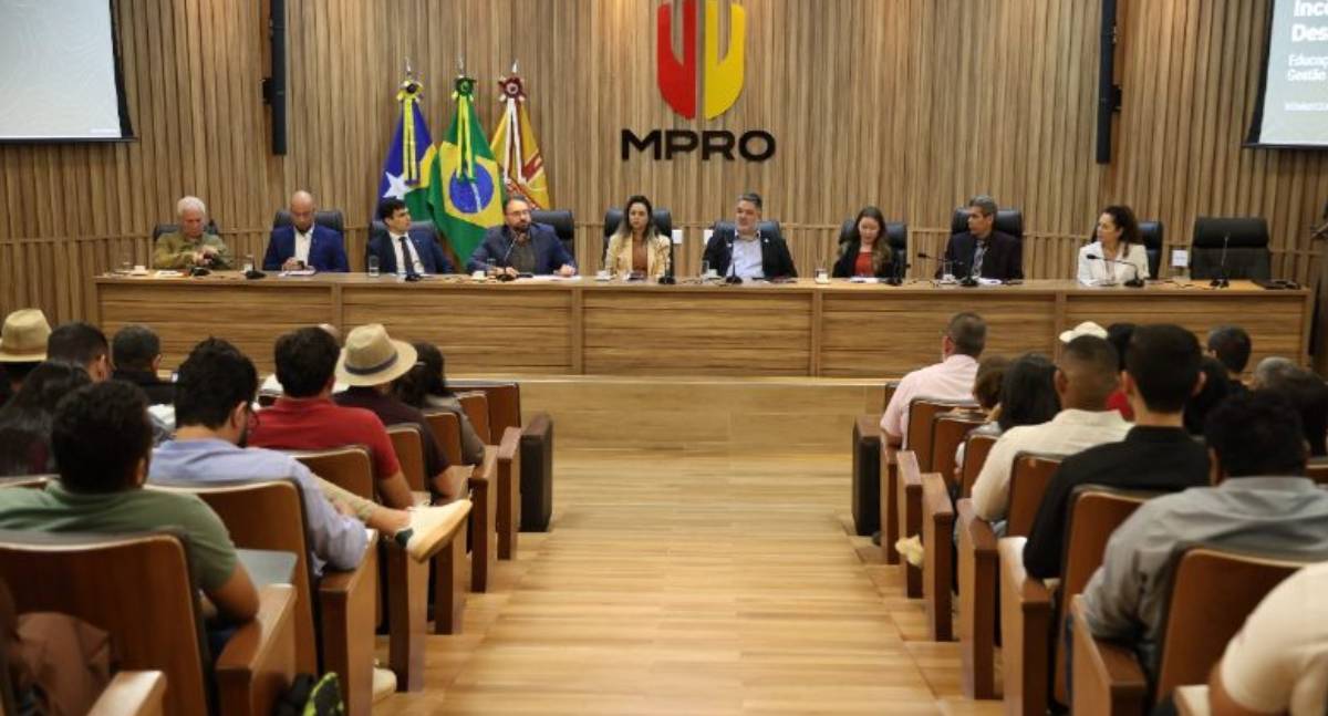 MPRO sedia encontro para apresentação de planos municipais de prevenção às queimadas