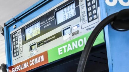 Nova lei reduz tributos sobre combustíveis para mitigar impacto de conflito externo
