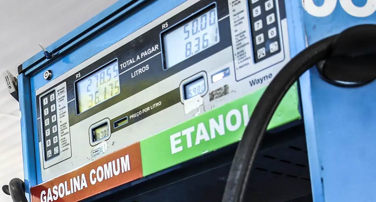 Nova lei reduz tributos sobre combustíveis para mitigar impacto de conflito externo