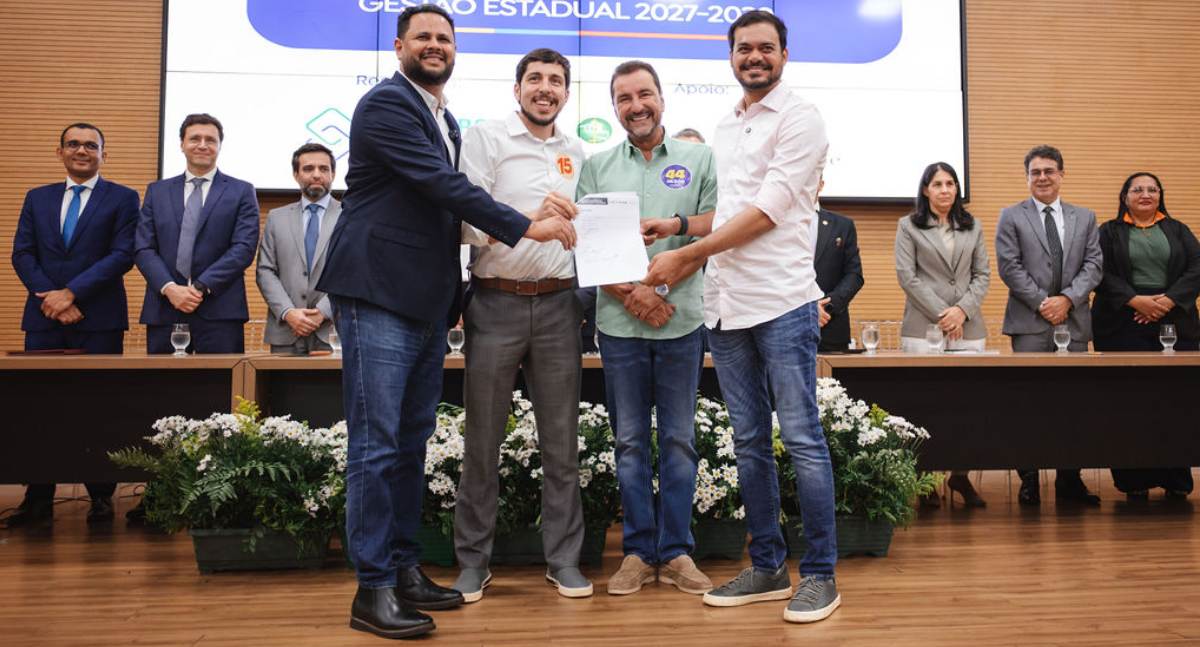 Pedro Abib assina ‘Pacto pela Educação’ e apresenta propostas para a rede de ensino