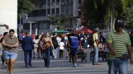 População estimada do Brasil atinge 214 milhões de pessoas segundo IBGE