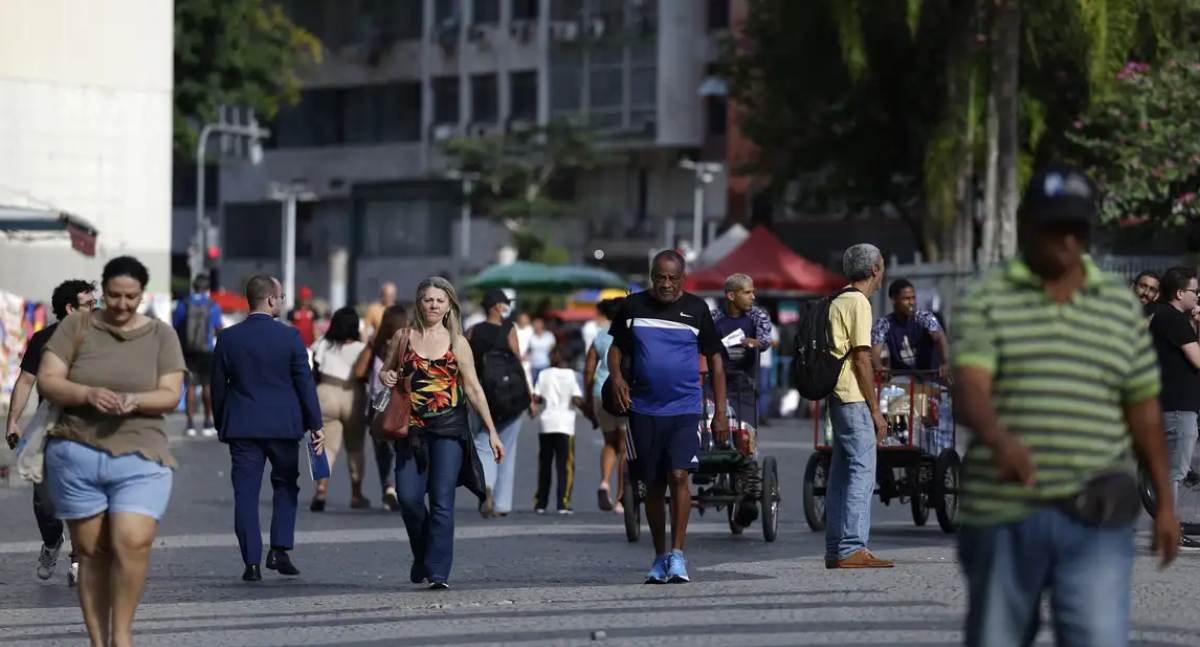 População estimada do Brasil atinge 214 milhões de pessoas segundo IBGE