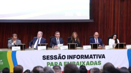 Presidente do TSE defende segurança da urna eletrônica e destaca regras contra uso de IA nas eleições