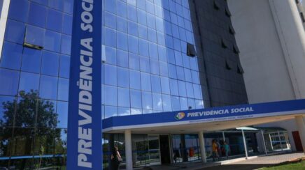 Previsão de gastos com INSS em 2027 é reduzida em R$ 5 bilhões