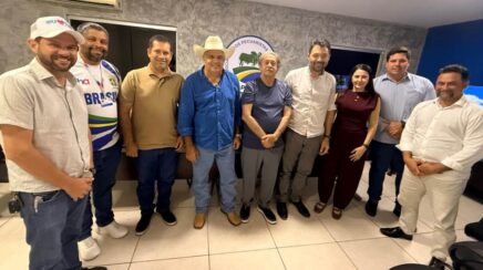 Primeira reunião do 11º Leilão Direito de Viver é realizada na sede da APRON